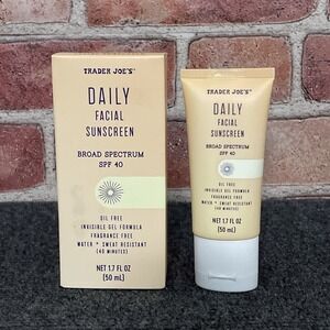 Trader Joe's Daily Facial Sunscreen Broad Spectrum SPF 40 - 1.7oz EXP 05/2027